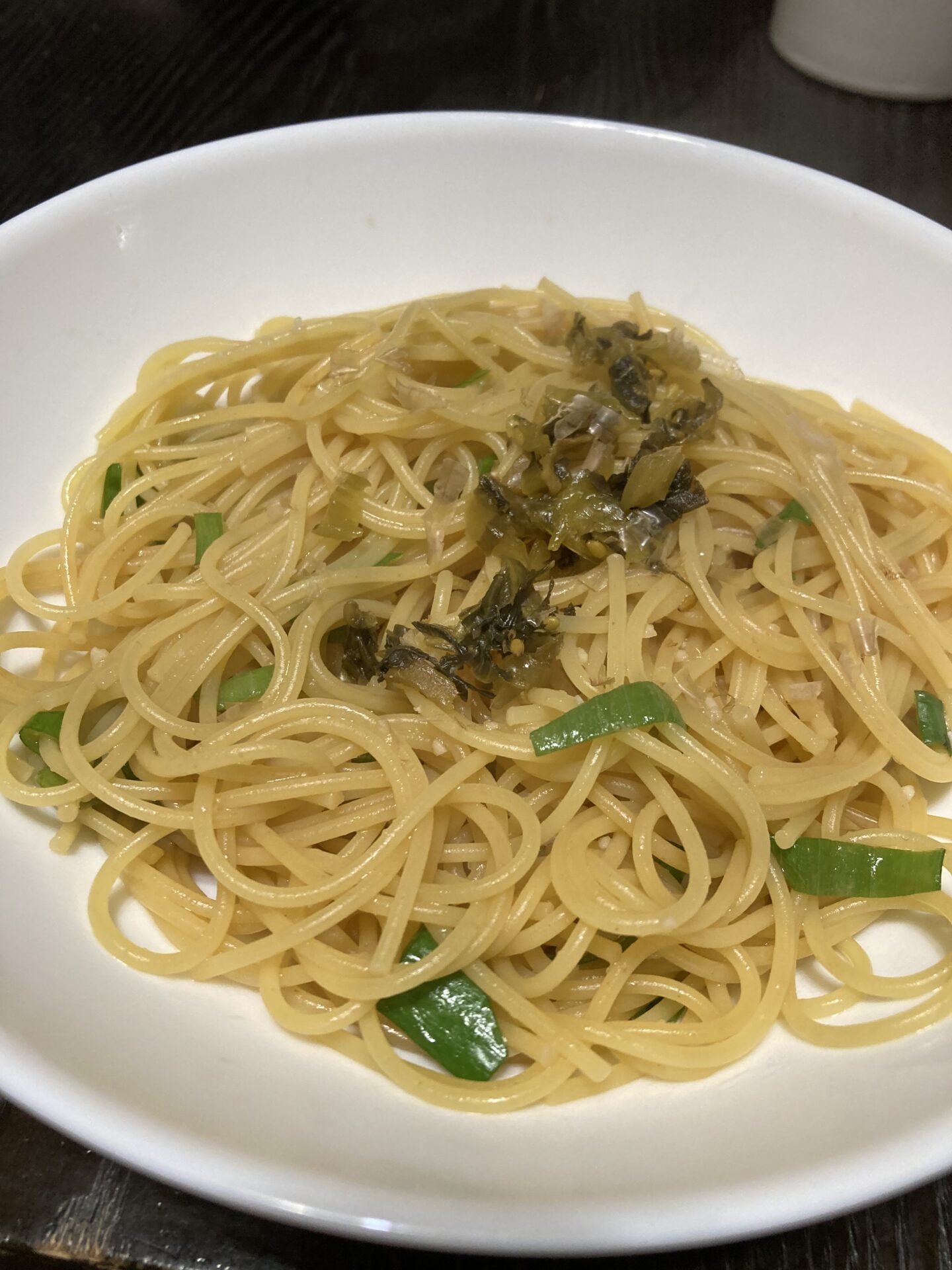 簡単！和風ごま油と高菜漬の和風ニンニクパスタ