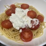 簡単！たっぷりカッテージチーズとトマトパスタ