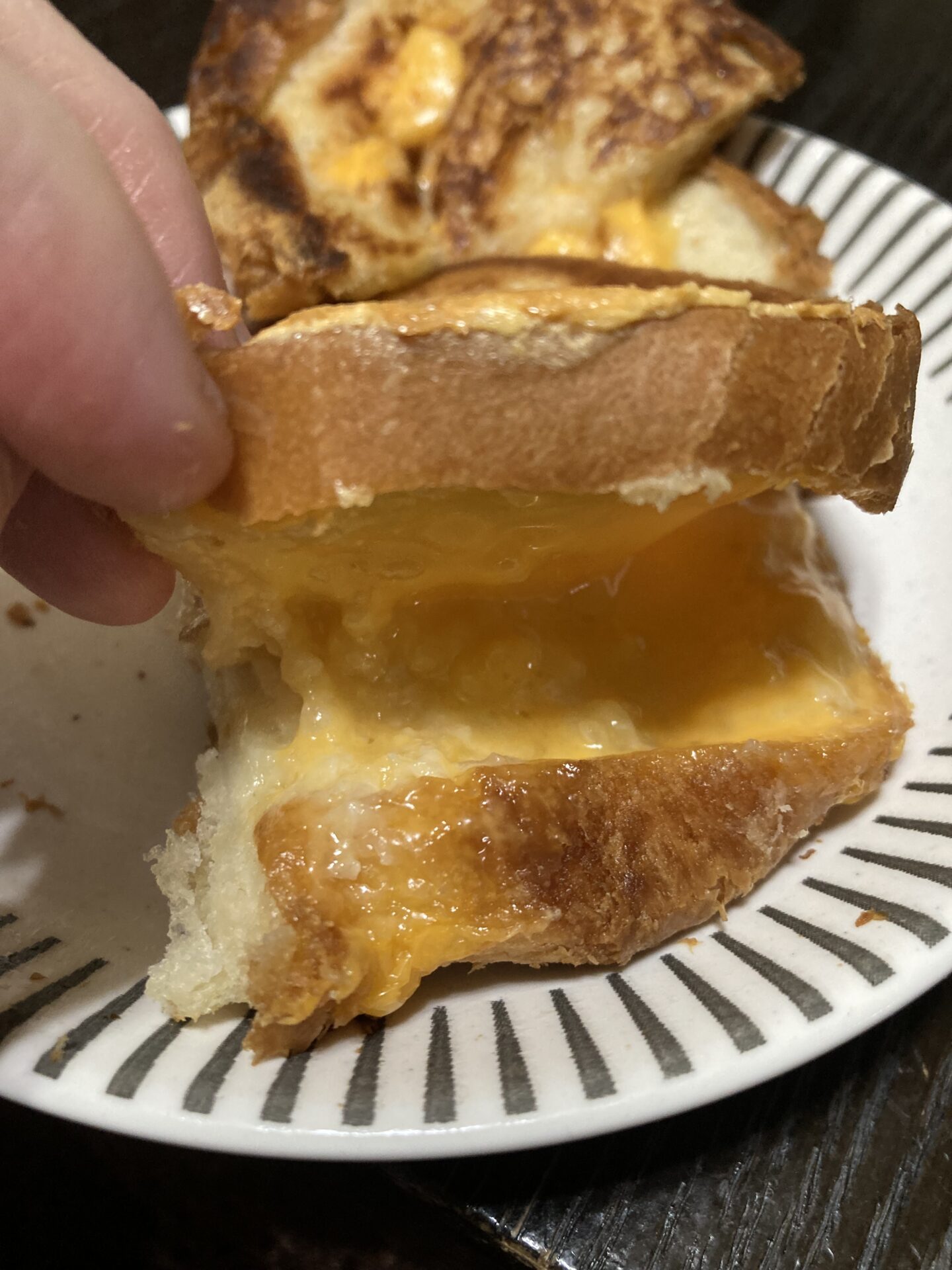 ハイジやジブリ系である。たっぷりチーズトースト