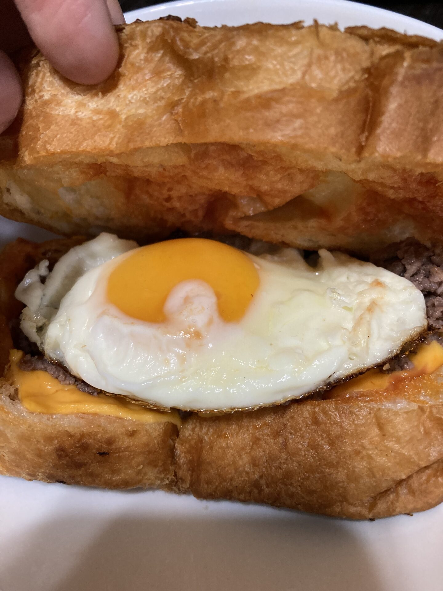 マクドナルド系のハンバーガーみたいなトースト