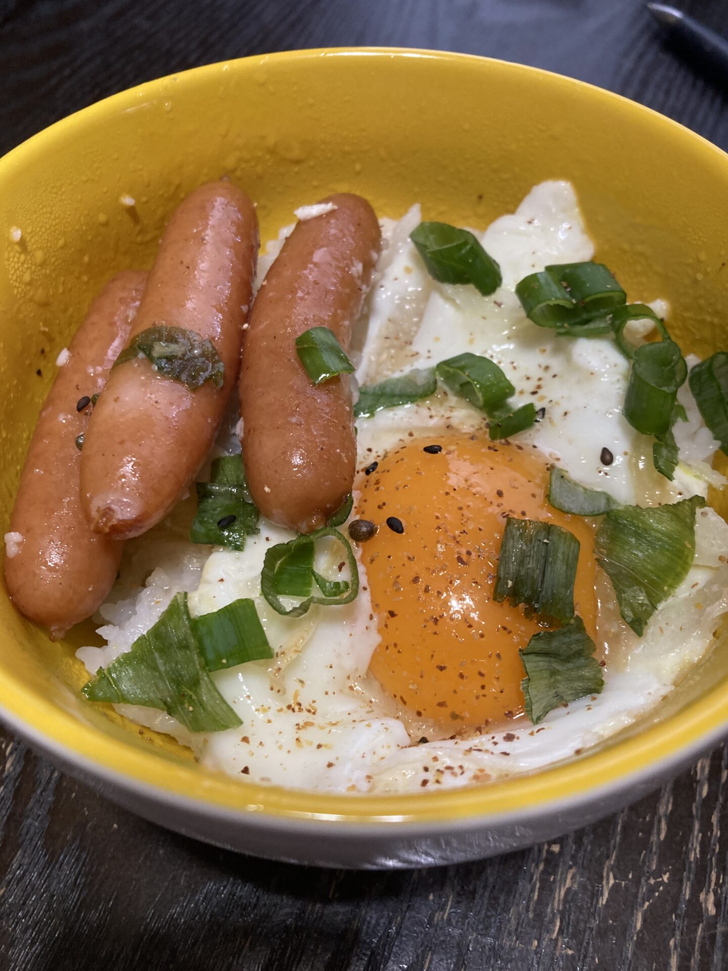 すぐ出来て美味しい！ネギ塩ソーセージ丼