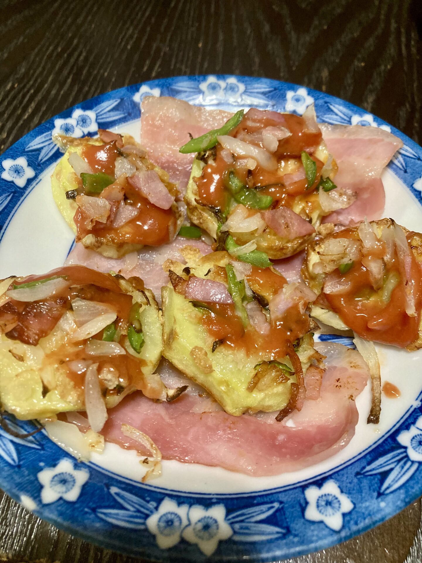 手早く作る!ピザ風ポテトとベーコン